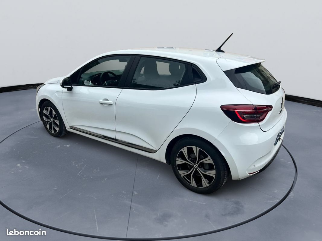 RENAULT Clio V 1.6 e-tech 140 cv business