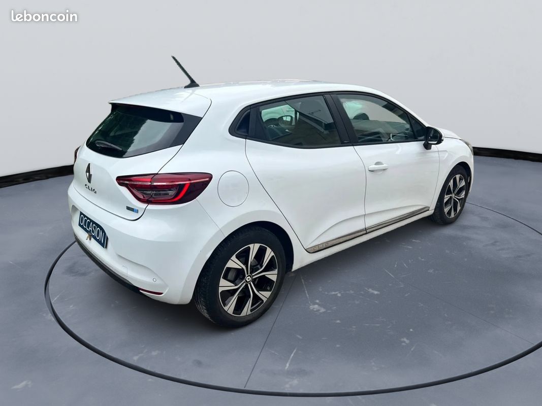 RENAULT Clio V 1.6 e-tech 140 cv business